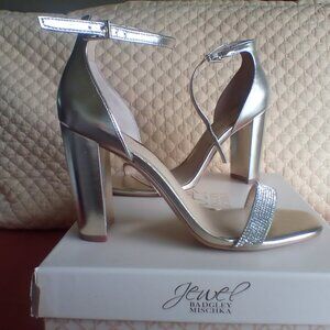 Jewel by Badgley Mischka, stunning